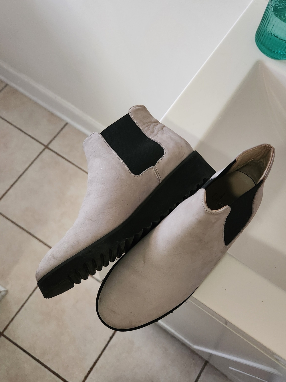 Amalfi Chunky Soles 100% Genuine Suede Grey Pull On Chelsea Boots Big Girls 4.5